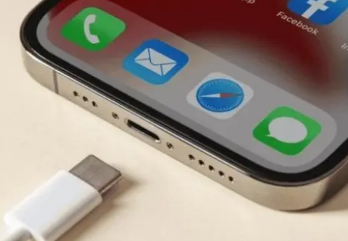 金湖苹果15维修分享iPhone15改USB-C接口后能和安卓用户互借充电器吗 